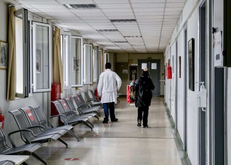 Καρκίνος: Καταγγελίες για καθυστερημένες διαγνώσεις σε νοσοκομεία