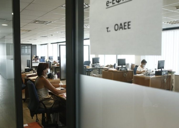 Άλμα 1 δισ. ευρώ στη δαπάνη συνταξιοδότησης στο εννεάμηνο – Οι λόγοι