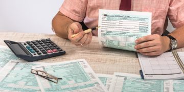 Φορολογικές δηλώσεις: Βαριά πρόστιμα, νέο χρονοδιάγραμμα και μπόνους – Όλες οι αλλαγές του 2025