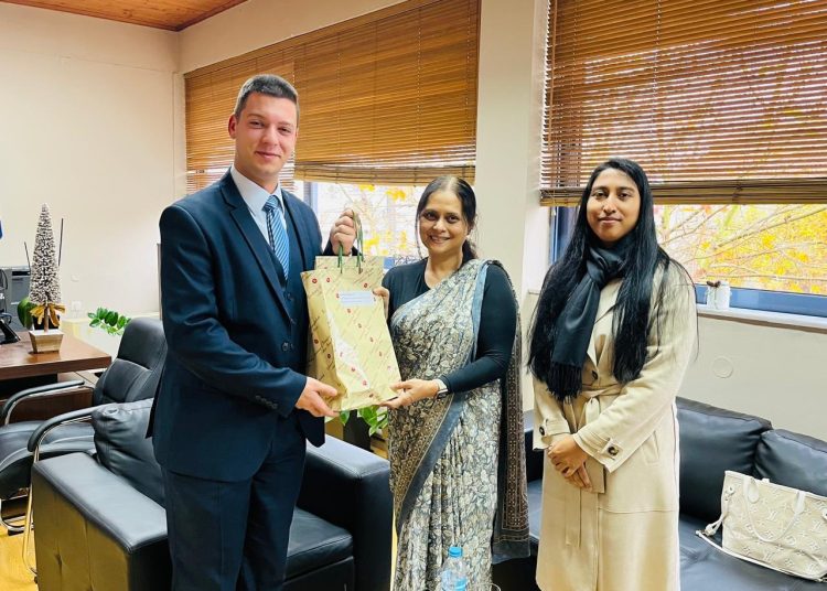 Δήμος Ανδραβίδας: Συνάντηση με Πρέσβη Μπαγκλαντές για τους εργάτες γης