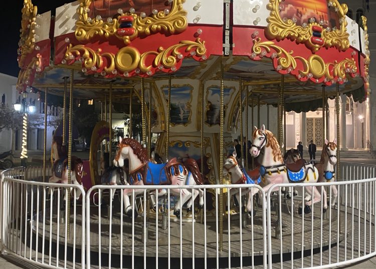Ο Δήμος Πύργου έφερε καρουζέλ στην Κεντρική Πλατεία