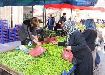 Λαϊκές αγορές: Καταργείται η φορολογική και ασφαλιστική ενημερότητα για ανανέωση ή νέα άδεια στους πωλητές