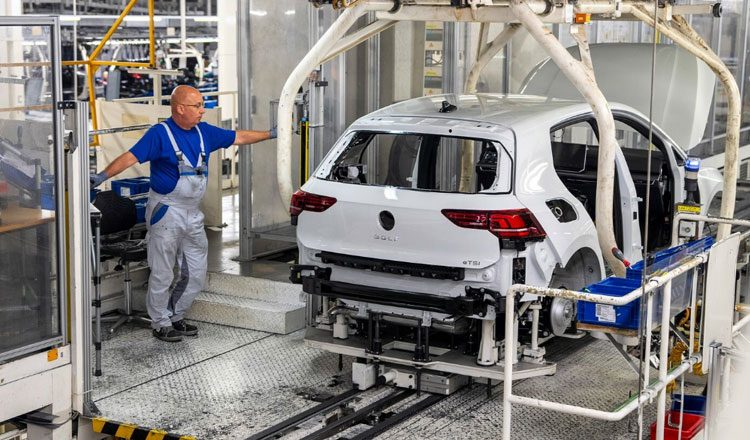 Γερμανία: Απεργιακές κινητοποιήσεις στη Volkswagen από τη Δευτέρα γιατί 3 εργοστάσια Volkswagen κινδυνεύουν να κλείσουν