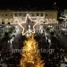 Ζάκυνθος: Φωταγωγήθηκε το Χριστουγεννιάτικο δέντρο με μουσικές, κεράσματα και πυροτεχνήματα
