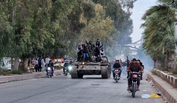 «Αλλαγή σελίδας» στη Συρία – Άφαντος ο Άσαντ – Οι αντάρτες εισέβαλαν στη Δαμασκό