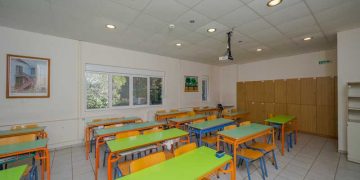 Σχολεία: Πότε κλείνουν για Χριστούγεννα, πότε επιστρέφουν οι μαθητές στα θρανία