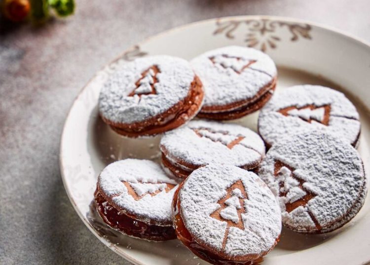 Συνταγές για γιορτινά μπισκότα τα Χριστούγεννα