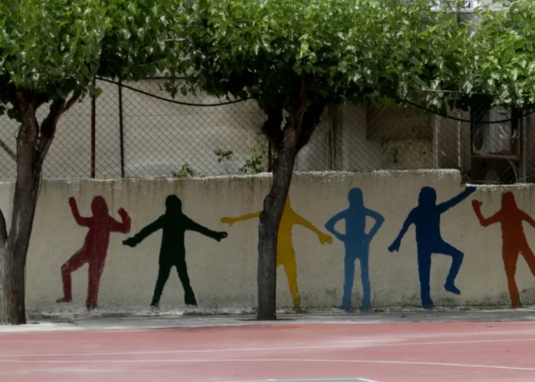 Δάσκαλος στο σχολείο των παιδιών του αστυνομικού: Ήταν τσαμπουκάς, μιλούσε και η γυναίκα του… τουμπεκιαζόταν