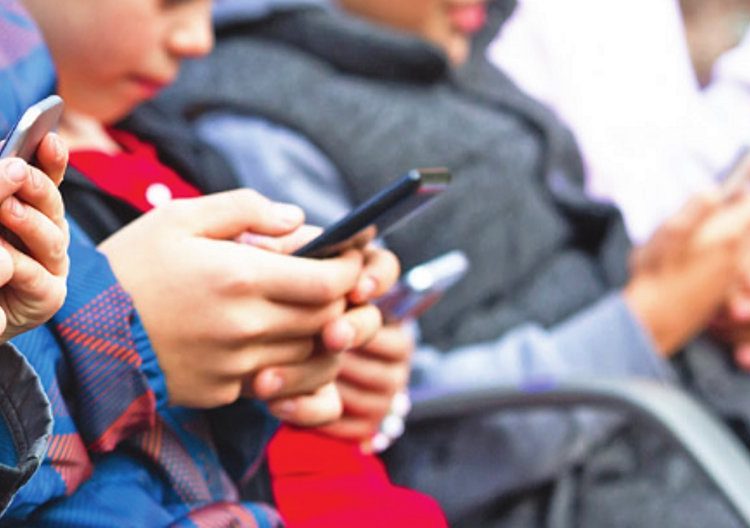 Έρχεται το parco.gov.gr για την προστασία των ανηλίκων από τα social