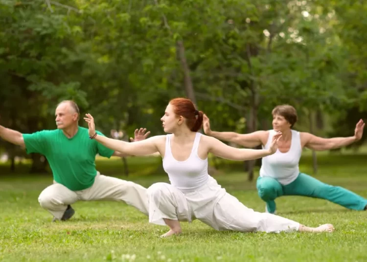 Πόνος στη μέση: Η εναλλακτική μέθοδος που ανακουφίζει, χαρίζει ευκινησία και βελτιώνει τον ύπνο