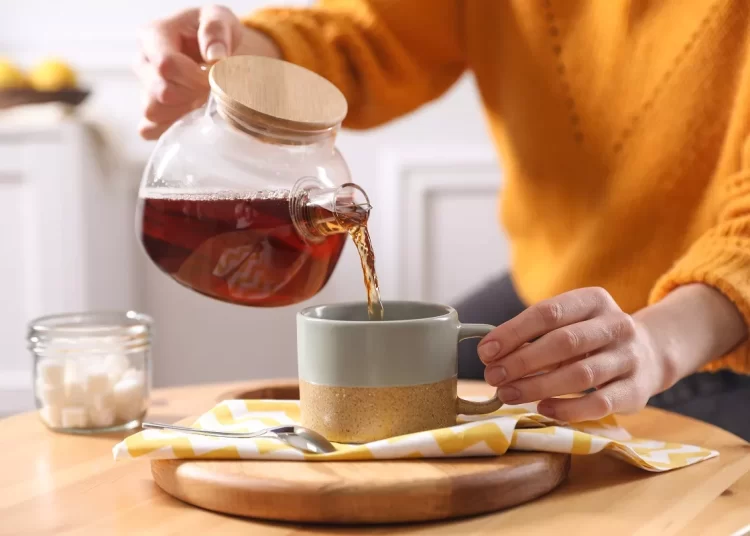 Ξέρετε ποια είναι η διαφορά ανάμεσα στο μαύρο και το πράσινο τσάι;