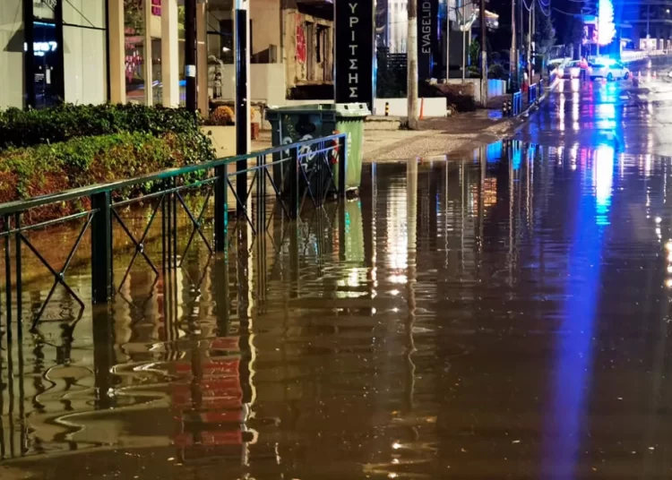 Μετ’ εμποδίων η κίνηση στην Αθηνών-Κορίνθου στον Ασπρόπυργο