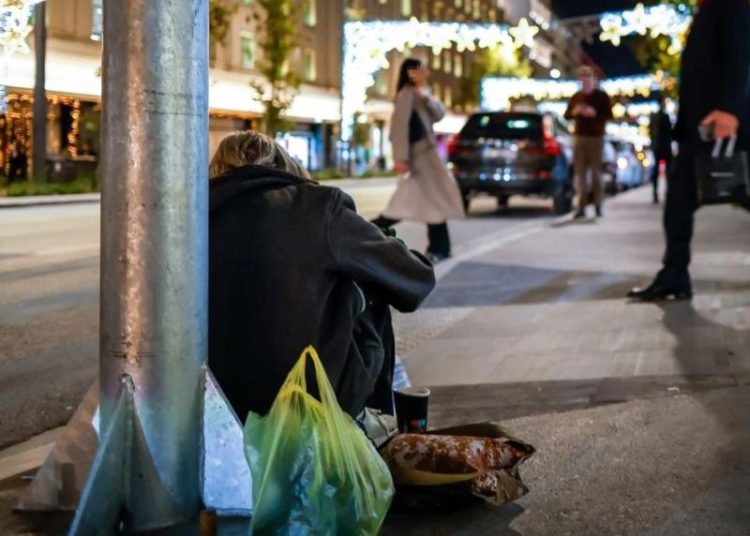 «Ορφανός» στα11, άστεγος στα 29: Το χριστουγεννιάτικο «θαύμα» έδωσε δεύτερη ευκαιρία ζωής