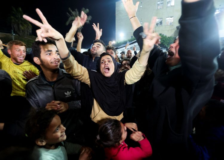 Εκεχειρία στη Γάζα: Πανηγυρισμοί από Παλαιστίνιους