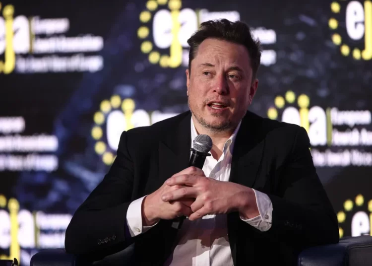 Ο Μασκ έτοιμος να πάρει τον έλεγχο του TikTok