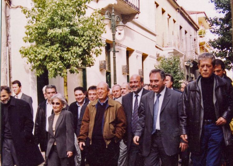 Από την επίσκεψη του πρώην πρωθυπουργού Κωνσταντίνου Σημίτη στην Δημόσια Βιβλιοθήκη Πύργου (Φωτο Β. Αγγελάκος Γ. Μπούρου)