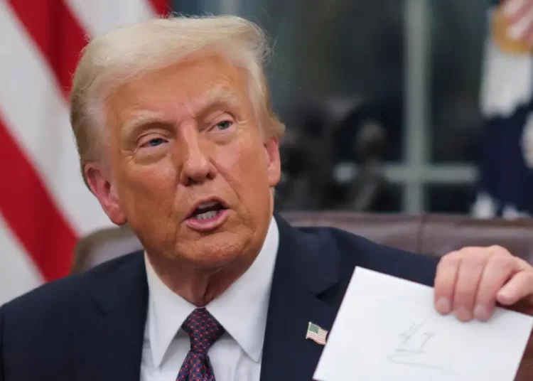 Ο Ντόναλντ Τραμπ απένειμε χάρη στους εισβολείς του Καπιτωλίου-Αποσύρει τις ΗΠΑ από ΠΟΥ και Συμφωνία για το κλίμα