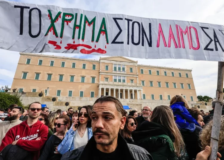 «Κύριε Γεωργιάδη, λεφτά έχουμε, παιδιά δεν έχουμε»: Συγκλονίζει πατέρας που έχασε την κόρη του στα Τέμπη