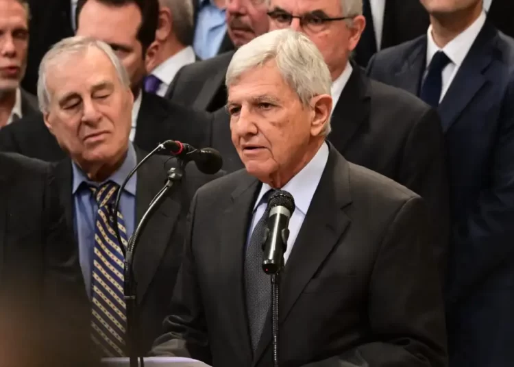 Πρόεδρος της Δημοκρατίας: Στον Τάσο Γιαννίτση προσανατολίζεται το ΠΑΣΟΚ