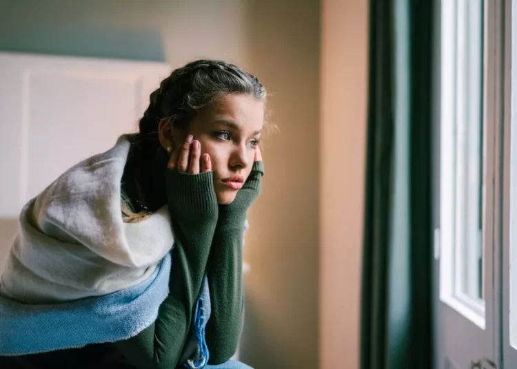Κατάθλιψη: 7 σιωπηλά σημάδια ότι κάποιος είναι βαθιά δυστυχισμένος και το κρύβει
