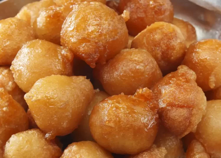 Εύκολοι λουκουμάδες στο σπίτι με 2 υλικά – Σαν της γιαγιάς