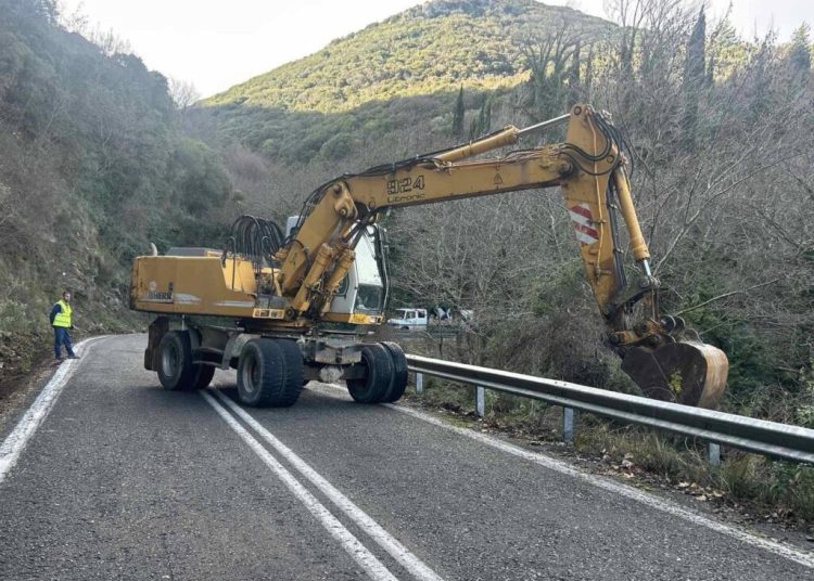 Εργασίες οδικής ασφάλειας στον δρόμο Ανδρίτσαινα-Μεγαλόπολη