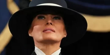 Ο πραγματικός λόγος που η Μελάνια επέλεξε καπέλο για την ορκωμοσία του Ντόναλντ Τραμπ