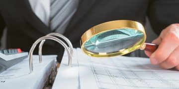 Φορολογικό «σάρωμα» από την ΑΑΔΕ το 2025 με χιλιάδες υποθέσεις στο στόχαστρο