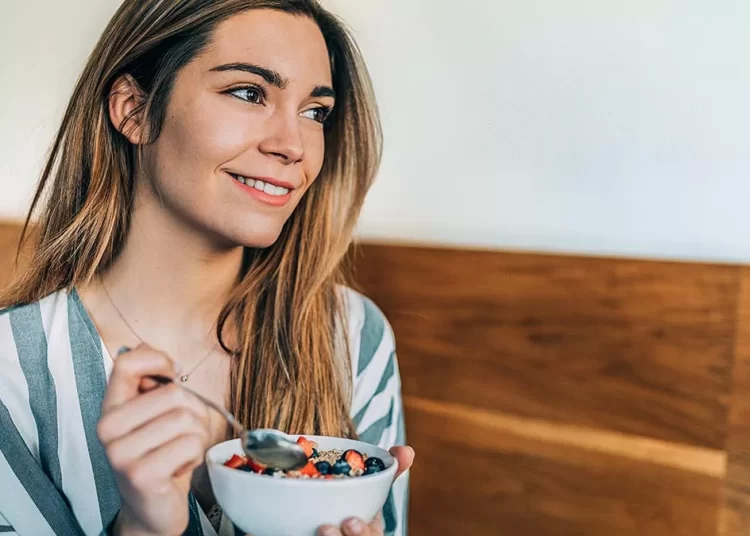 Γαστροοισοφαγική παλινδρόμηση: Τα τρόφιμα που πρέπει να αποφεύγετε – Ποια ηρεμούν το στομάχι