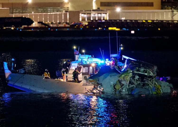 Ουάσινγκτον: Αεροπλάνο με 64 επιβαίνοντες συγκρούστηκε με ελικόπτερο