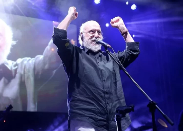 Διονύσης Σαββόπουλος: Η γενναία εξομολόγηση για τη μάχη του με τον καρκίνο