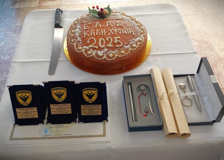 ΕΑΑΣ Ηλείας: Έκοψαν την πίτα τους οι στρατιωτικοί