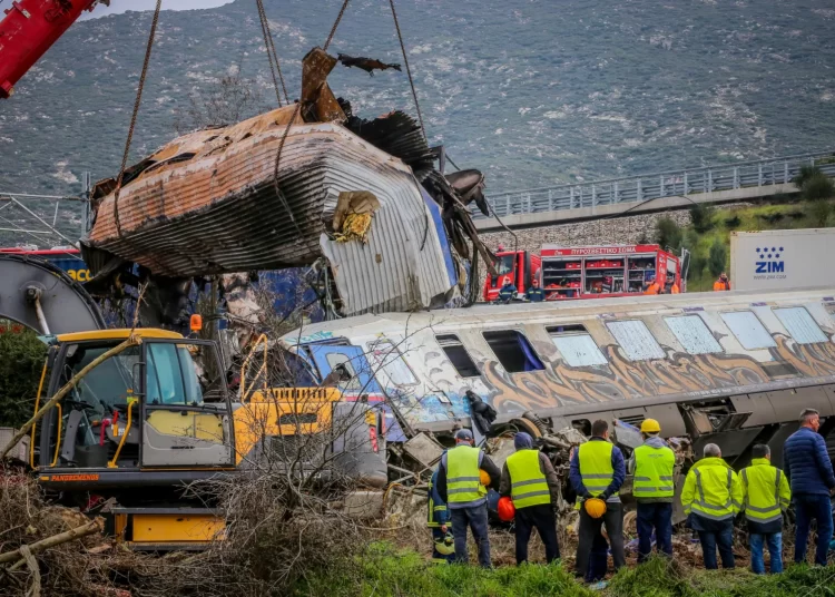 Δημοσκόπηση Prorata: Τα Τέμπη συνθλίβουν την κυβέρνηση (22,5%) – Δεν θα αποδοθεί δικαιοσύνη λέει το 68%