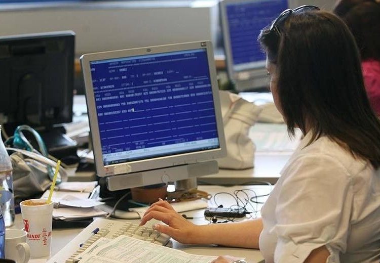 Εφορία: Τα SOS για δωρεές μεταξύ συγγενών – Τι ισχύει με τις μεταφορές χρημάτων