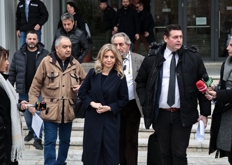 Μήνυση κατά του ανακριτή και παντός υπεύθυνου από Καρυστιανού & συγγενείς θυμάτων