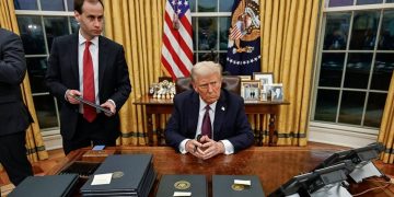 Τραμπ: Θα επιβάλω δασμούς στην ΕΕ – “Δεν με ενδιαφέρει” η αντίδραση της αγοράς