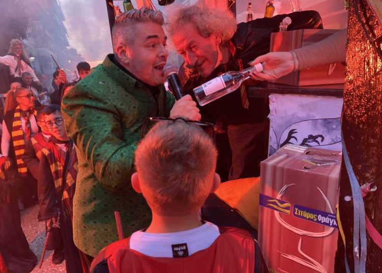 ΠΥΡΓΟΣ: Ο Αντρέας ο Άνεργος συμμετείχε στην Καρναβαλική Παρέλαση