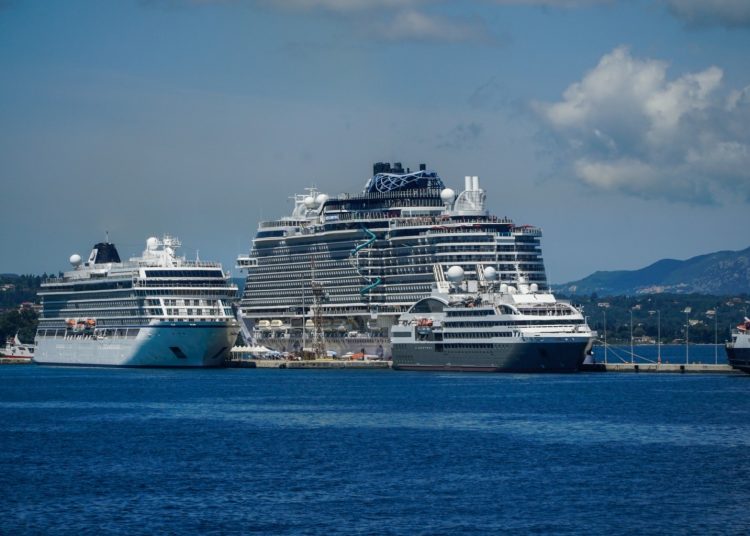 Σαντορίνη: Τι θα συμβεί με τις κρουαζιέρες – Οι εναλλακτικοί νησιωτικοί προορισμοί