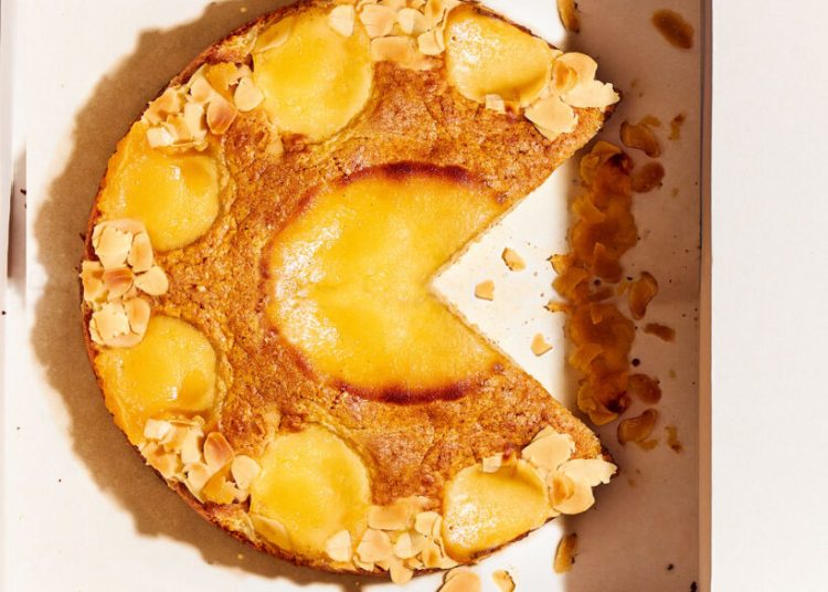 Κέικ αμυγδάλου με λεμονόκρεμα