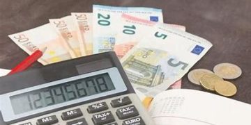 Νέα μέτρα για επιχειρήσεις και νοικοκυριά: Φθηνότερα κεφάλαια και μείωση εισφορών