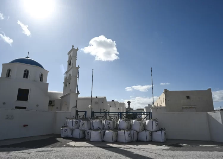 Στη Σαντορίνη την Παρασκευή ο Μητσοτάκης, για τσουνάμι προετοιμάζεται το Ισραήλ