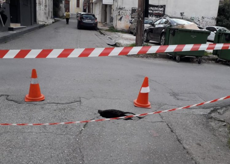 Πύργος: Νέα αιφνίδια τρύπα σε δρόμο