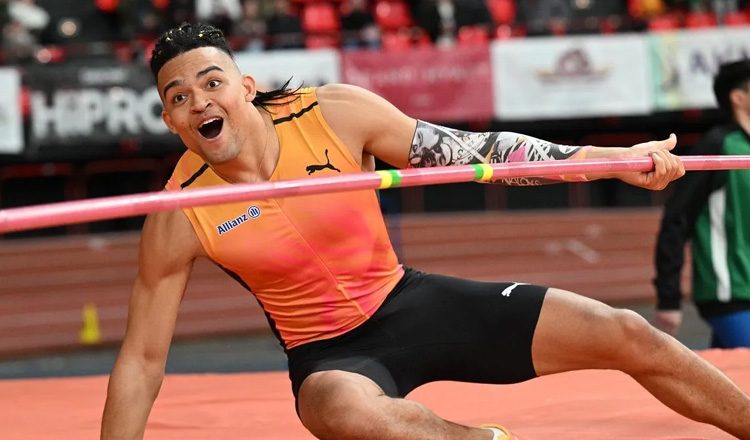 Απίστευτος Καραλής – Με άλμα στα 6.01 μέτρα έκανε εθνικό ρεκόρ!
