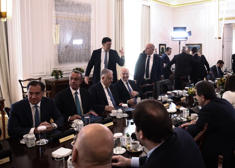 «Αντίδοτο» στα Τέμπη ο ανασχηματισμός – Ποιοι φεύγουν, ποιοι έρχονται, αλλαγές και στο Μαξίμου