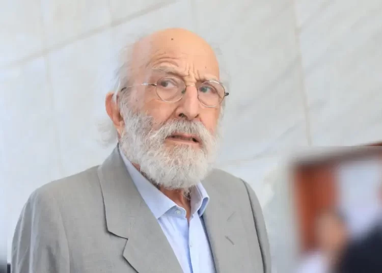 Με εγκεφαλικό ο Αλέξανδρος Λυκουρέζος μεταφέρθηκε εσπευσμένα στον Ερυθρό Σταυρό