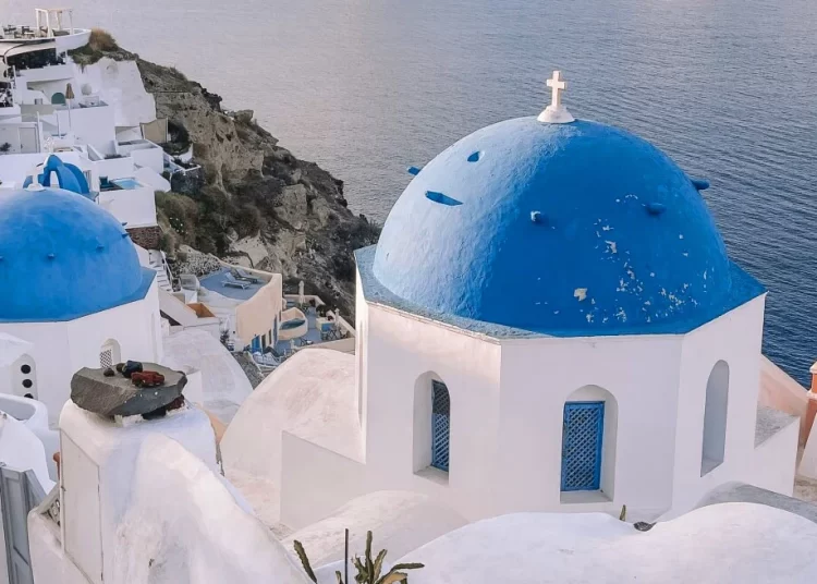 «Καμπανάκι» από Τούρκο καθηγητή: Τρεις από τις τέσσερις ενδείξεις για ηφαιστειακή έκρηξη έχουν συμβεί στη Σαντορίνη