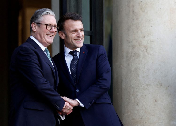 Βρετανία και Γαλλία ετοιμάζουν στήριξη στην Ουκρανία κόντρα στον Τράμπ