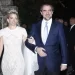 Παντρεύτηκαν ο Νικόλαος Ντε Γκρες και η Χρυσή Βαρδινογιάννη: Όλα όσα έγιναν στον Ιερό Ναό στην Πλάκα