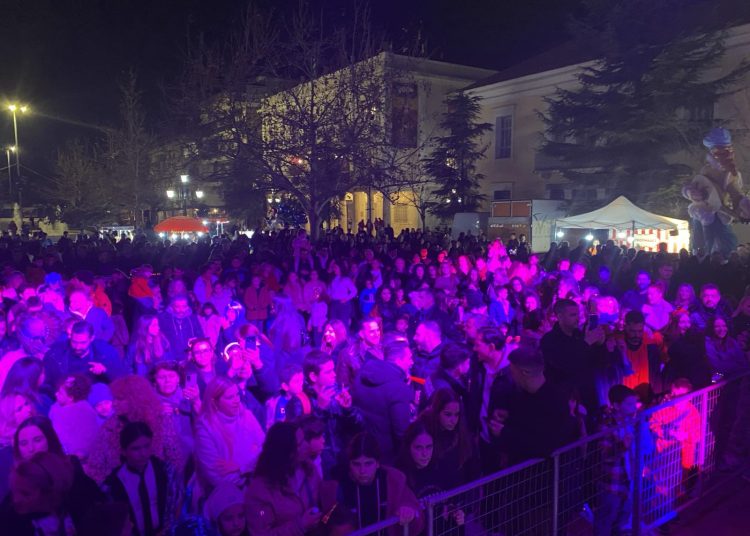 Πλήθος κόσμου στην έναρξη του Πυργιώτικου Καρναβαλιού