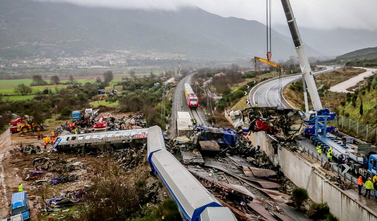 Πέντε νέα πρόσωπα καλεί ο ανακριτής για τα Τέμπη